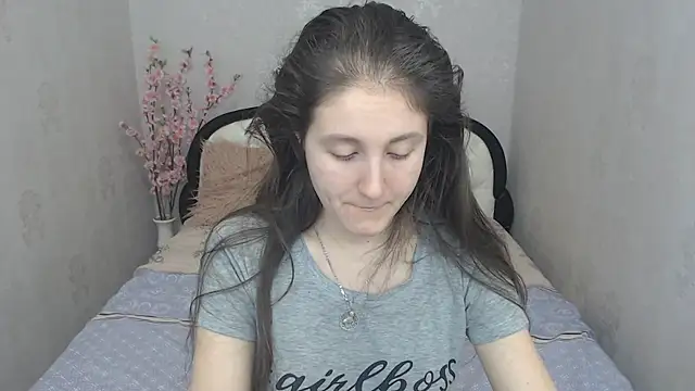 Snapshot of Holliy_Cooper chatting on February 6, 7:24 am Holliy Cooper online show from February 6, 7:24 am