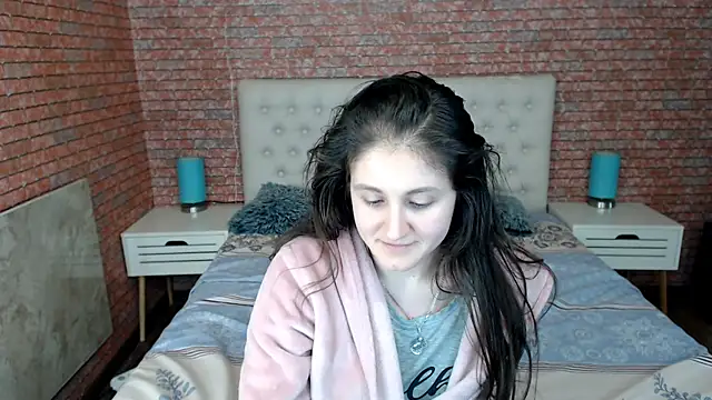 Snapshot of Holliy_Cooper chatting on February 7, 12:17 pm Holliy Cooper online show from February 7, 12:17 pm