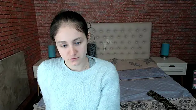 Snapshot of Holliy_Cooper chatting on February 11, 6:51 am Holliy Cooper online show from February 11, 6:51 am