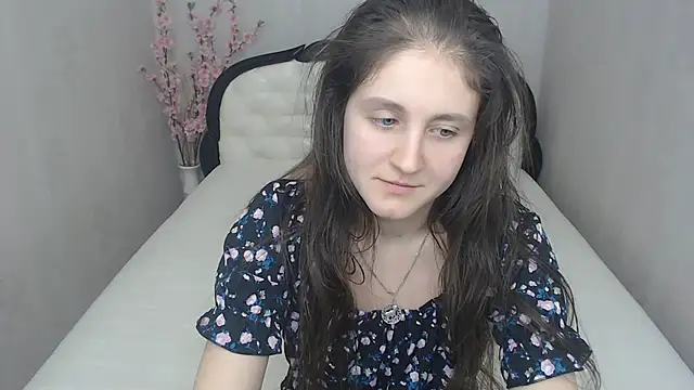 Snapshot of Holliy_Cooper chatting on February 14, 1:23 am Holliy Cooper online show from February 14, 1:23 am