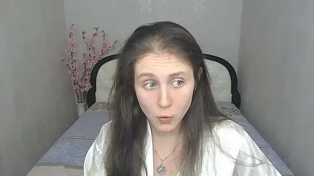 Snapshot of Holliy_Cooper chatting on February 19, 8:41 pm Holliy Cooper online show from February 19, 8:41 pm