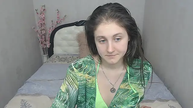 Snapshot of Holliy_Cooper chatting on March 12, 4:24 pm Holliy Cooper online show from March 12, 4:24 pm