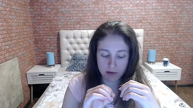 Snapshot of Holliy_Cooper chatting on September 13, 8:14 am Holliy Cooper online show from September 13, 8:14 am