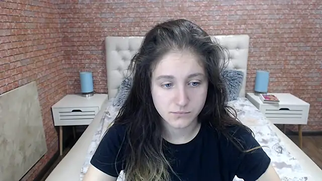 Snapshot of Holliy_Cooper chatting on September 17, 6:59 am Holliy Cooper online show from September 17, 6:59 am