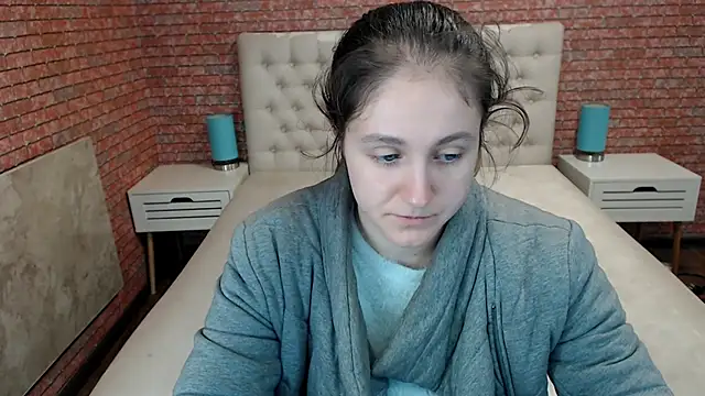 Snapshot of Holliy_Cooper chatting on October 13, 7:30 am Holliy Cooper online show from October 13, 7:30 am