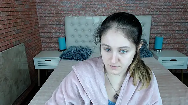 Snapshot of Holliy_Cooper chatting on November 21, 8:13 am Holliy Cooper online show from November 21, 8:13 am