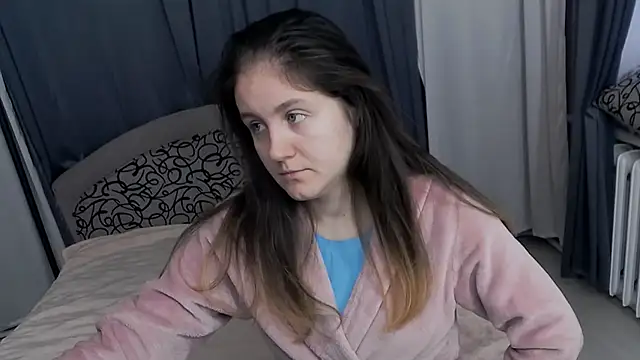 Snapshot of Holliy_Cooper chatting on December 5, 10:35 am Holliy Cooper online show from December 5, 10:35 am