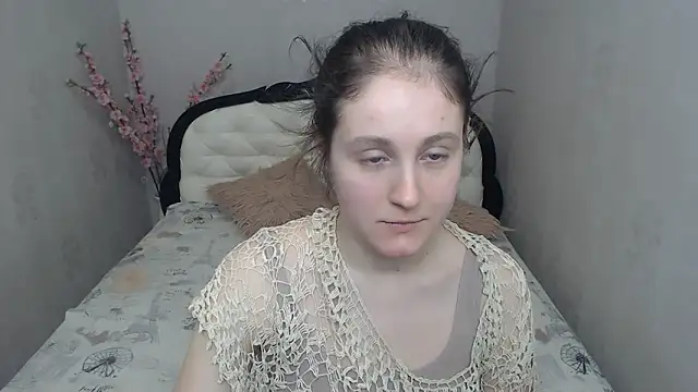 Holliy Cooper online show from March 30, 7:09 am
