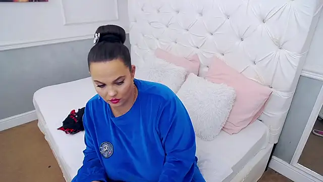 Snapshot of RavishingJenna chatting on November 7, 8:31 pm RavishingJenna online show from November 7, 8:31 pm