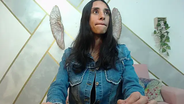 RoxanaCyrano  online show from October 13, 7:47 pm