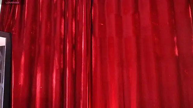 Snapshot of alix_bay chatting on March 23, 3:43 am alix bay online show from March 23, 3:43 am