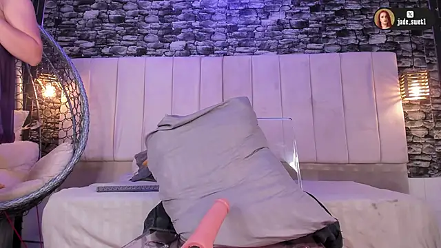 jade swet online show from November 9, 9:07 am