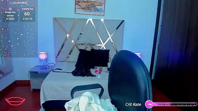 carolynne18 online show from December 2, 12:18 pm