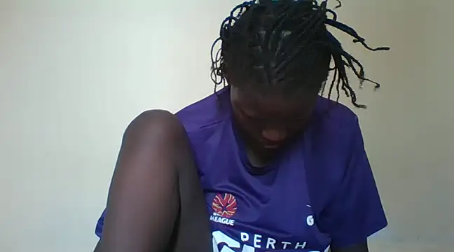 prettychic5 online show from December 5, 6:32 am