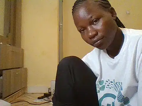 prettychic5 online show from February 16, 7:26 am