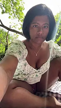 RoseMelanie online show from May 5, 11:40 am