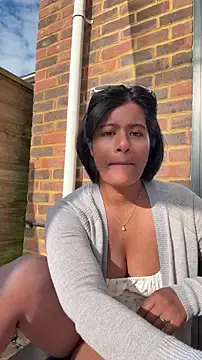 RoseMelanie online show from May 6, 7:02 am