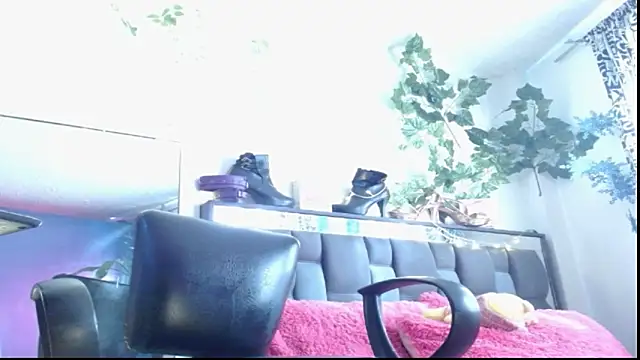 DULCE ZOE online show from March 12, 1:19 pm