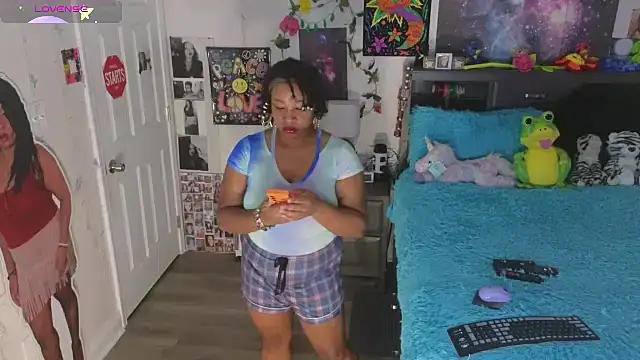 temptressbeauty24 online show from October 9, 3:15 am