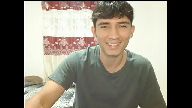 Snapshot of ChicoMaloFfF chatting on February 17, 1:46 am ChicoMaloFfF online show from February 17, 1:46 am