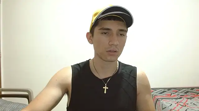 Snapshot of ChicoMaloFfF chatting on May 6, 1:36 am ChicoMaloFfF online show from May 6, 1:36 am