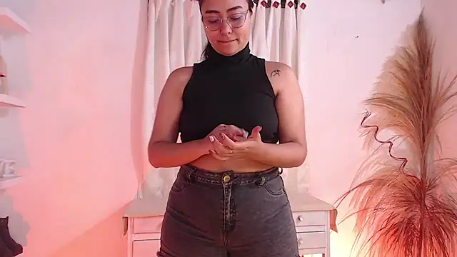  Kim  M online show from March 20, 1:49 pm