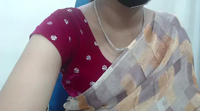 Snapshot of Lovely_Siri_23 chatting on January 10, 5:02 pm Lovely Siri 23 online show from January 10, 5:02 pm