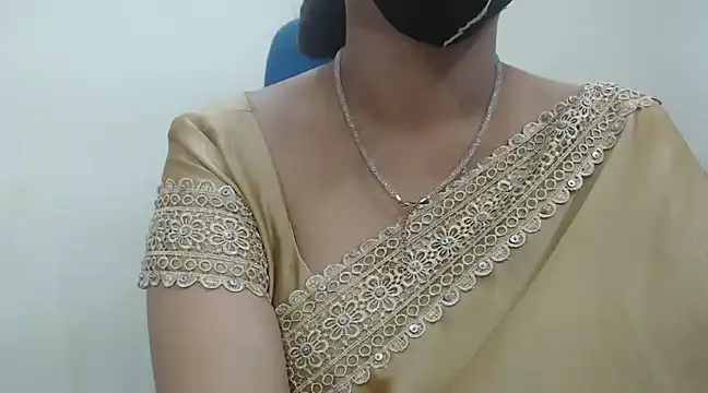 Snapshot of Lovely_Siri_23 chatting on January 15, 2:13 pm Lovely Siri 23 online show from January 15, 2:13 pm