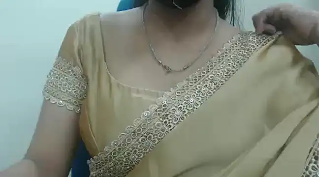 Snapshot of Lovely_Siri_23 chatting on February 15, 6:02 am Lovely Siri 23 online show from February 15, 6:02 am