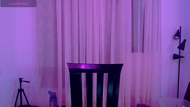 AlissonnFoxx online show from July 2, 11:44 pm