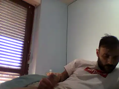 coppiasenzacensura online show from January 8, 12:37 pm