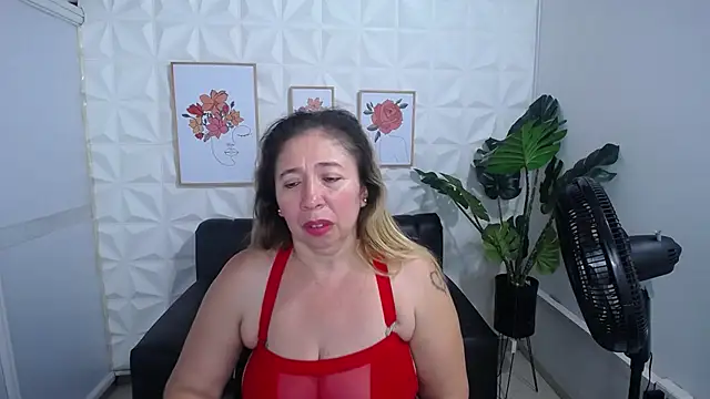 Valentinaa mature online show from February 14, 6:34 am