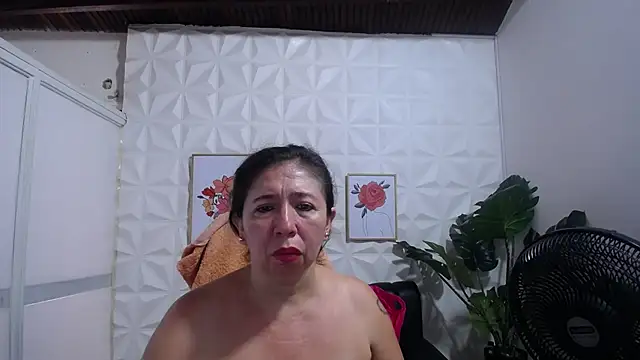 Valentinaa mature online show from February 26, 9:58 pm