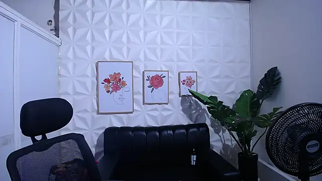 Valentinaa mature online show from November 14, 11:13 pm