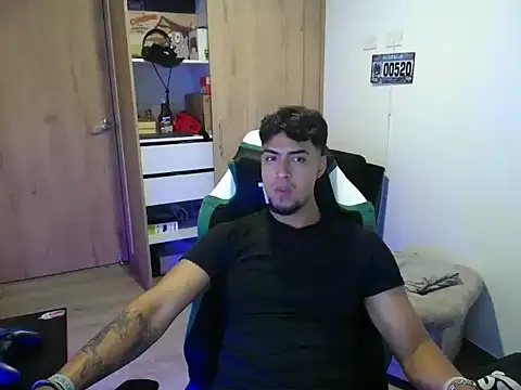 Snapshot of matias_bianco chatting on September 15, 10:32 pm matias bianco online show from September 15, 10:32 pm