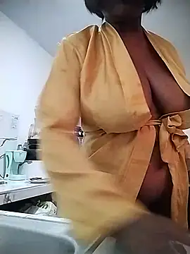 Snapshot of Alissamore3 chatting on May 29, 12:58 pm Alissamore3 online show from May 29, 12:58 pm