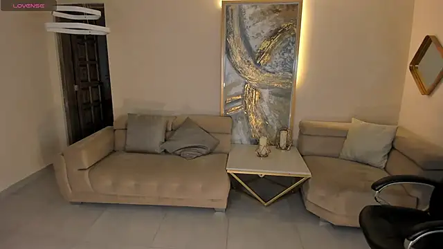 LizzHamilton   online show from February 4, 11:06 pm