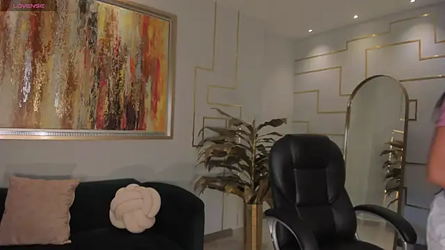 Snapshot of LizzHamilton__ chatting on February 28, 5:03 pm LizzHamilton online show from February 28, 5:03 pm