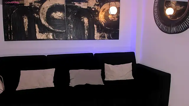 Snapshot of LizzHamilton__ chatting on March 3, 8:59 pm LizzHamilton online show from March 3, 8:59 pm