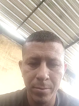 Snapshot of Somospareja1987 chatting on March 27, 4:51 pm Somospareja1987 online show from March 27, 4:51 pm