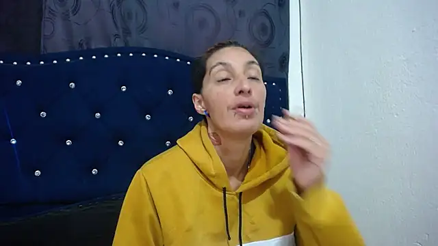 anyu1306 online show from December 20, 12:38 pm