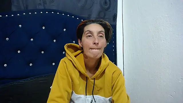 anyu1306 online show from February 1, 6:10 am