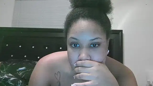 creamdreammmm online show from March 22, 3:52 am