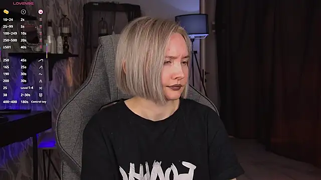 ReiYosimoto online show from February 4, 3:51 pm