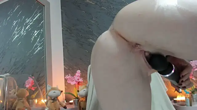 Rayanablackandwhite online show from October 21, 8:20 pm