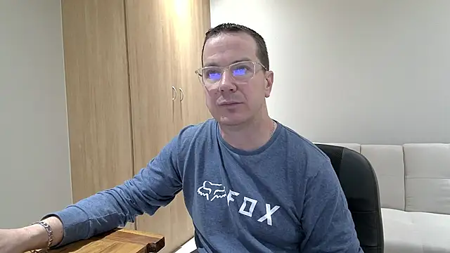 BrettJ81 online show from September 25, 3:49 pm