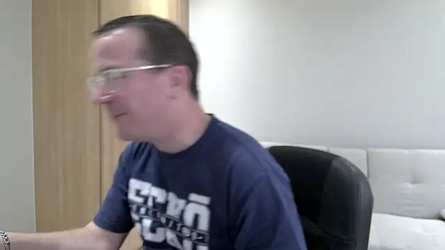 BrettJ81 online show from October 5, 2:04 pm