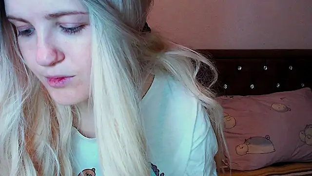 Sara4uu online show from October 3, 10:29 pm