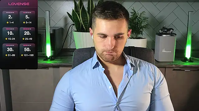 Snapshot of Sweeet__boy chatting on January 30, 5:06 pm Sweeet boy online show from January 30, 5:06 pm