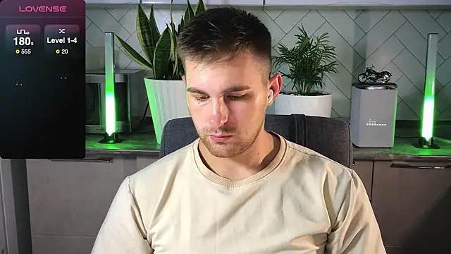 Snapshot of Sweeet__boy chatting on January 31, 6:24 am Sweeet boy online show from January 31, 6:24 am